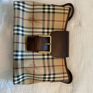 Burberry Haymarket Check Coated Chester Beige